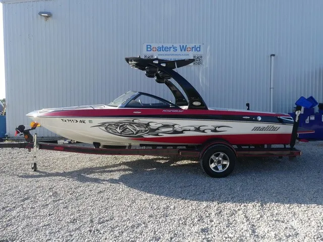 Slide: The Image of Malibu Wakesetter 22 VLX 2017 - 3