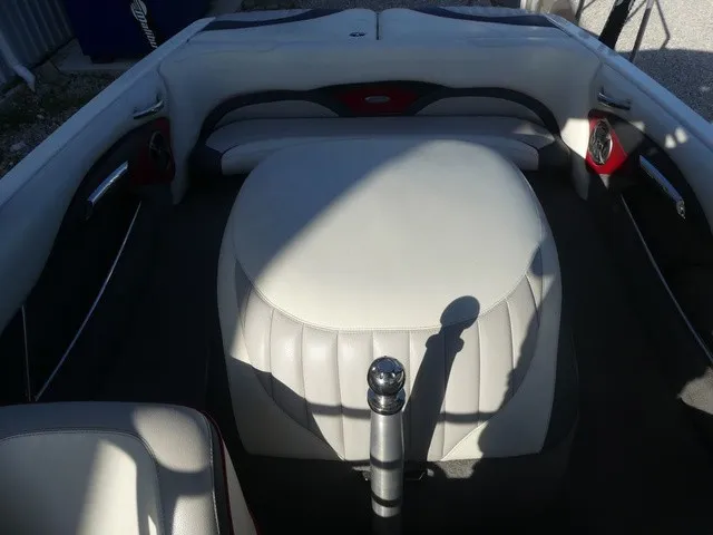 Slide: The Image of Malibu Wakesetter 22 VLX 2017 - 17