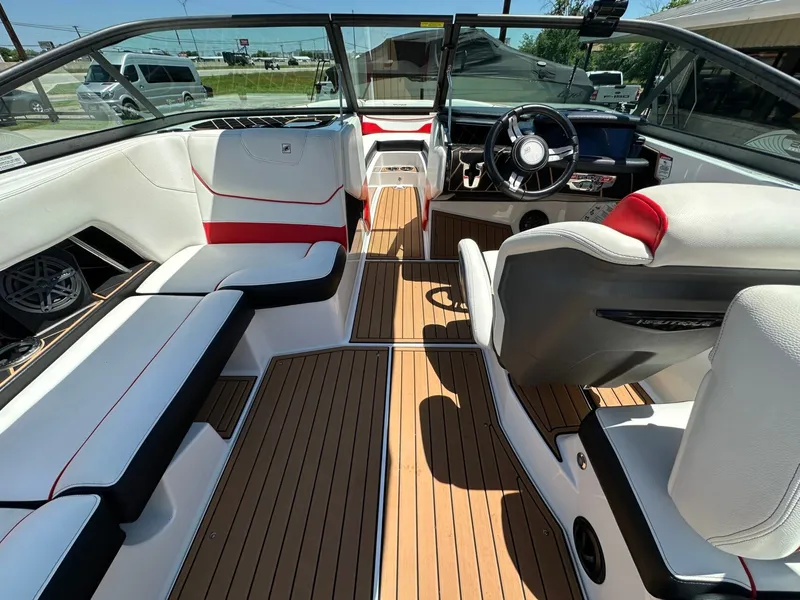 Slide: The Image of Nautique Super Air Nautique GS24 2019 - 18