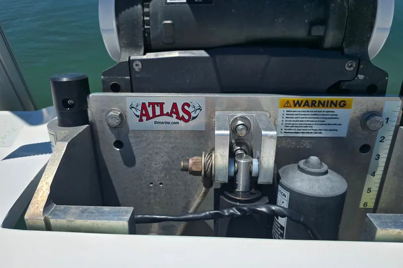 Slide: The Image of Atlas hydraulic jack plate on 2016 Shallow Sport 24 Modified V boat. - 18