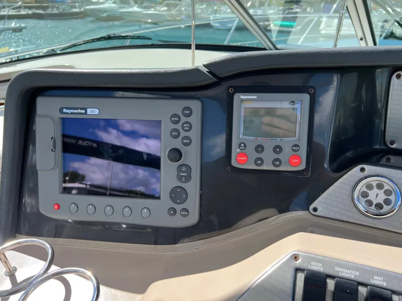 Slide: The Image of Raymarine Chartplotter/Auto Pilot - 18