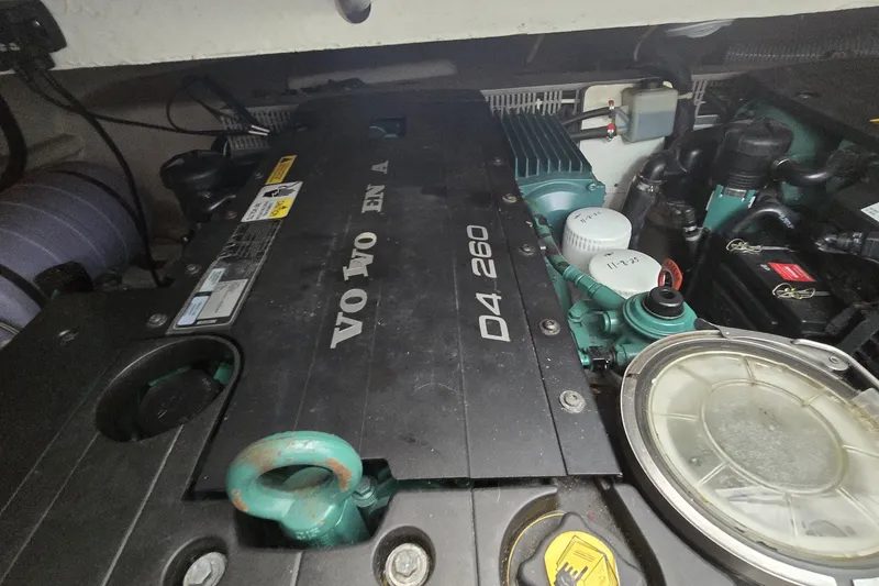 Slide: The Image of Engine compartment of a 2013 Beneteau Gran Turismo 38 with Volvo D4 260 engine. - 43