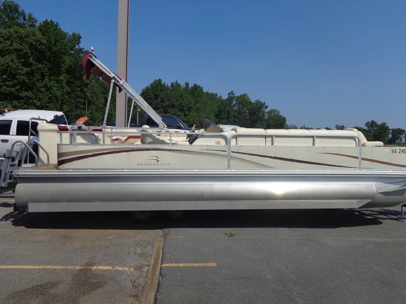 The Image of Bennington 2575FS 2002 - 1