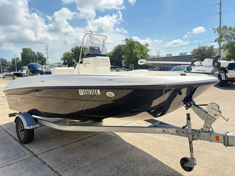 Slide: The Image of Bayliner Element F18 2019 - 4