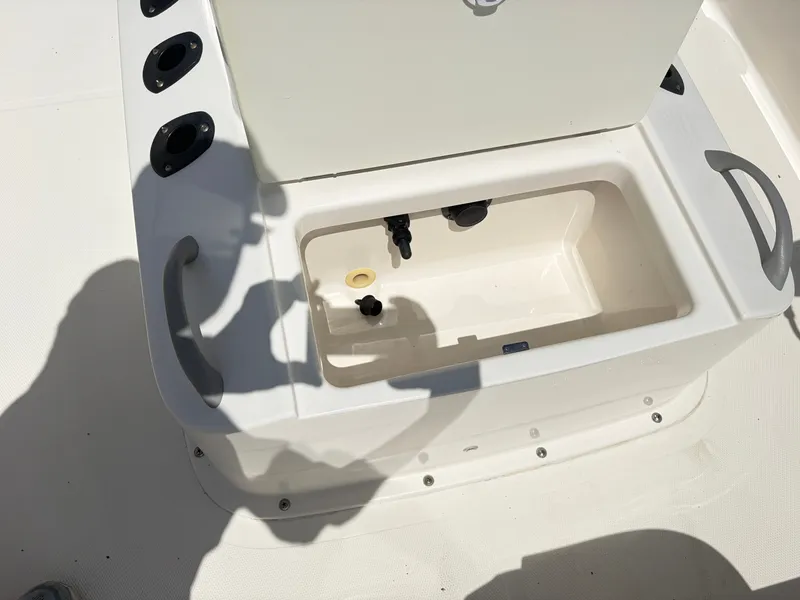 Slide: The Image of Bayliner Element F18 2019 - 13