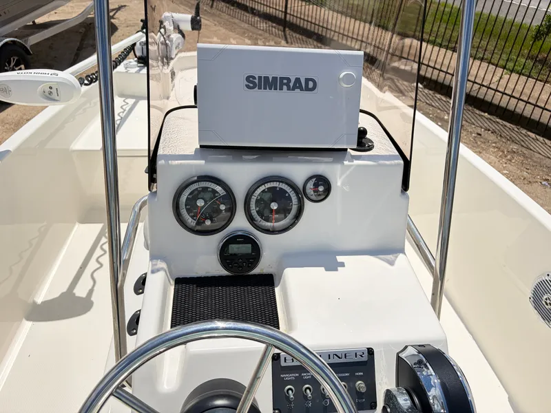 Slide: The Image of Bayliner Element F18 2019 - 8