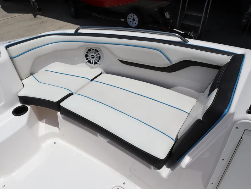 Slide: The Image of Yamaha AR210 2019 - 16
