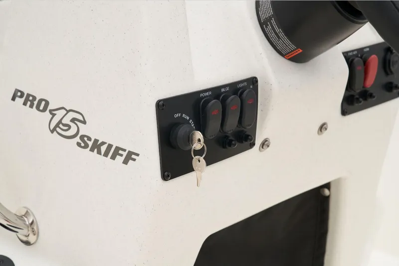 Slide: The Image of Mako Pro Skiff 15 CC 2026 - 23