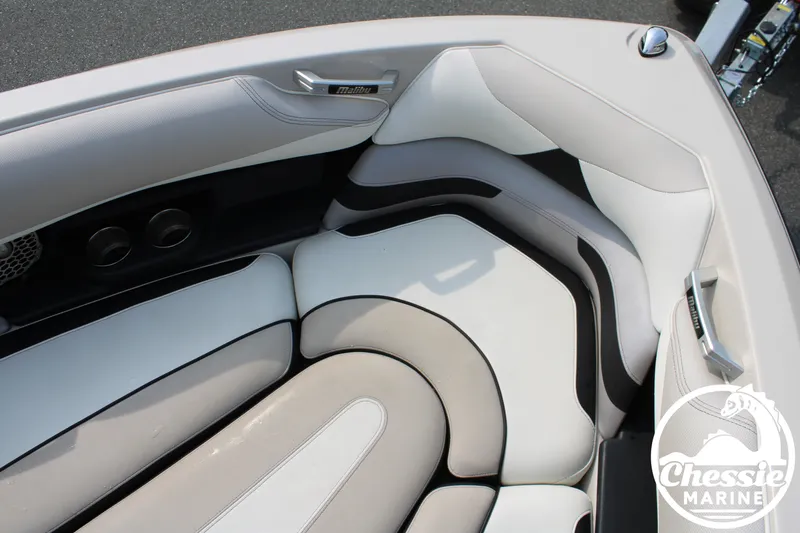 Slide: The Image of Malibu Wakesetter 23 LSV 2016 - 26