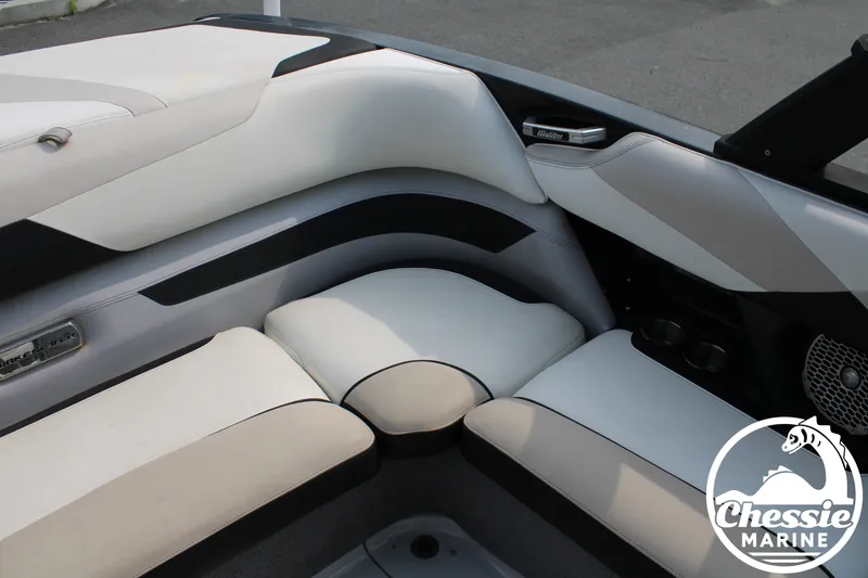 Slide: The Image of Malibu Wakesetter 23 LSV 2016 - 18