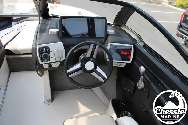 Slide: The Image of Malibu Wakesetter 23 LSV 2016 - 22