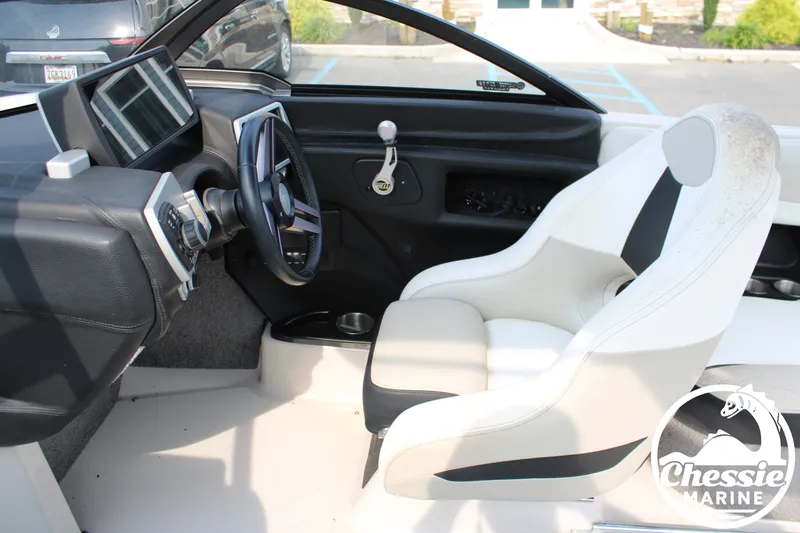 Slide: The Image of Malibu Wakesetter 23 LSV 2016 - 21