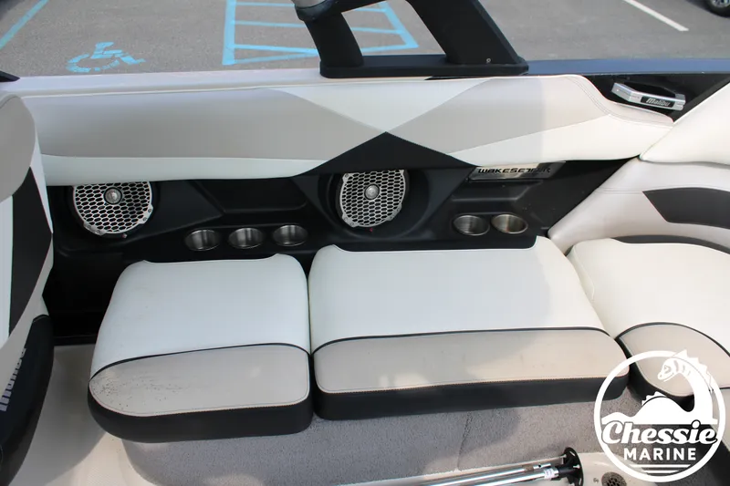Slide: The Image of Malibu Wakesetter 23 LSV 2016 - 15