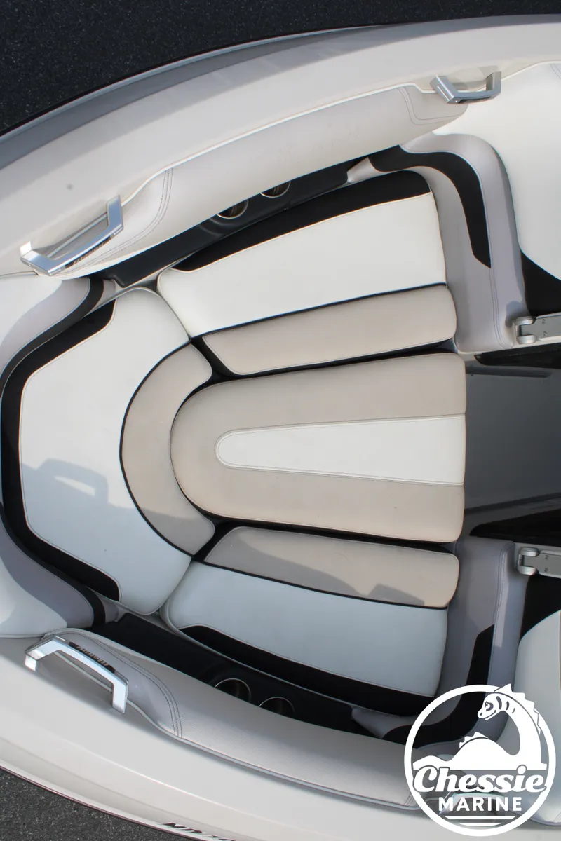 Slide: The Image of Malibu Wakesetter 23 LSV 2016 - 28