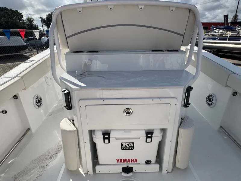 Slide: The Image of Sea Hunt Ultra 265SE 2025 - 18