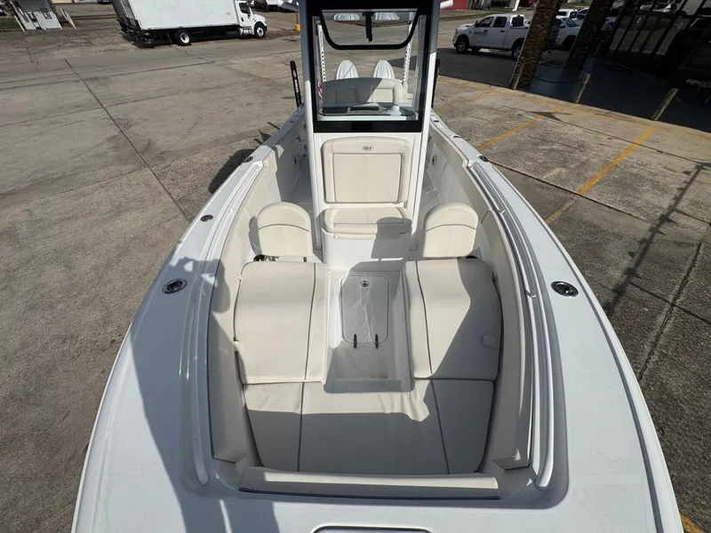Slide: The Image of Sea Hunt Ultra 265SE 2025 - 9