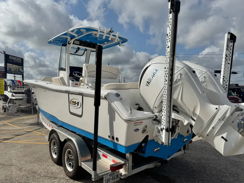 Slide: The Image of Sea Hunt Ultra 265SE 2025 - 6