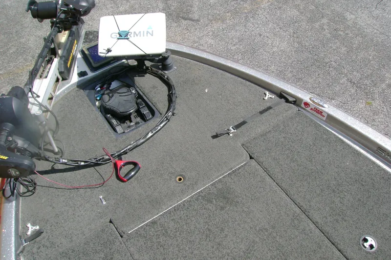 Slide: The Image of 2016 Skeeter ZX225 boat deck with Garmin equipment and Minn Kota trolling motor. - 11