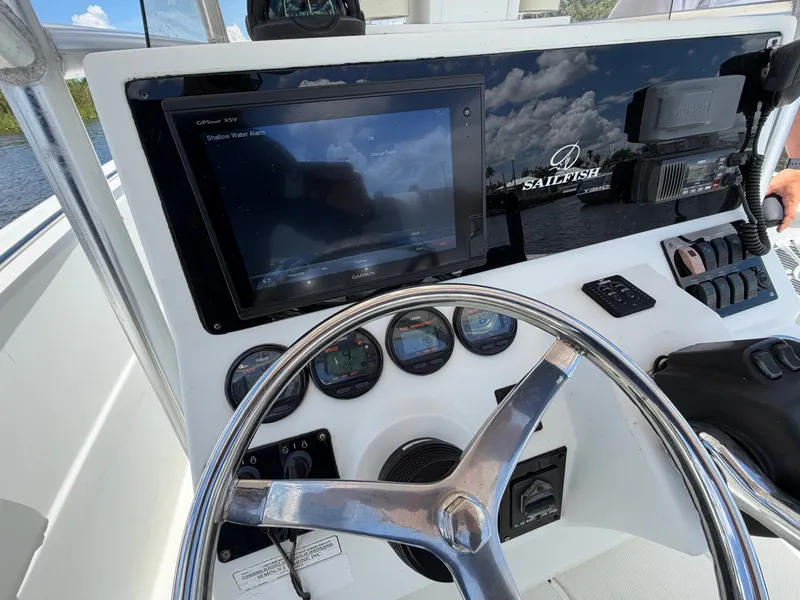 Slide: The Image of Sailfish 2660 CC 2005 - 15