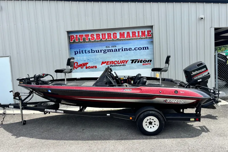 The Image of 1997 Stratos 282 DC boat with Johnson Fast Strike 150 engine at Pittsburg Marine. - 0