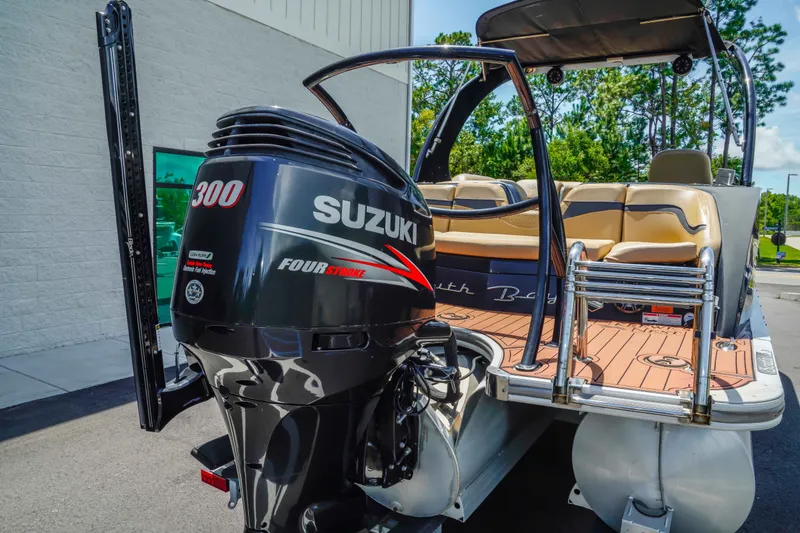 Slide: The Image of 2016 South Bay 724 SPORT DLX boat with Suzuki 300 Four Stroke engine. - 10