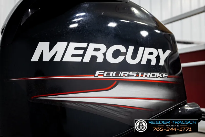 Slide: The Image of Mercury FourStroke engine on a 2019 SUNTRACKER 20 DLX boat, Reeder Trausch Marine. - 50