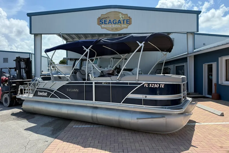 The Image of 2022 Sylvan L3 DLZ pontoon boat at Seagate Marine Sales dealership. - 0