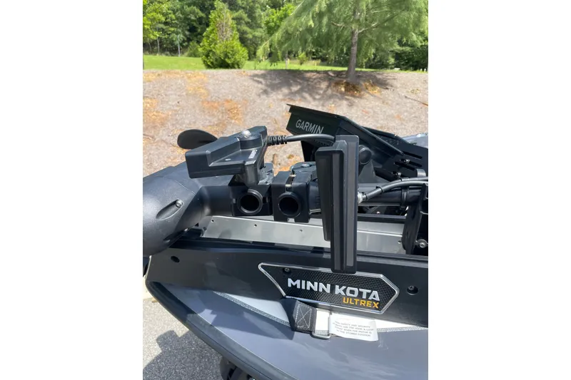 Slide: The Image of 2024 Skeeter ZXR20 boat with Minn Kota Ultrex and Garmin equipment. - 14