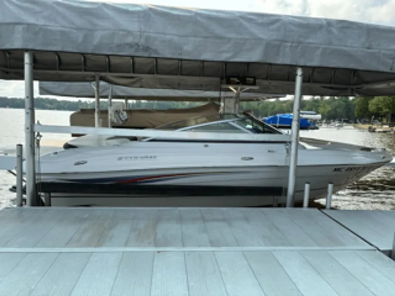 Slide: The Image of Four Winns 190 Horizon 2011 - 0