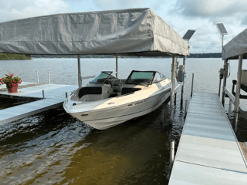 The Image of Four Winns 190 Horizon 2011 - 1