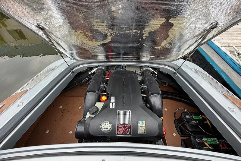 Slide: The Image of Engine compartment of a 2011 Chris-Craft Silver Bullet 20 boat with Volvo Penta 5.7 GXI engine. - 22