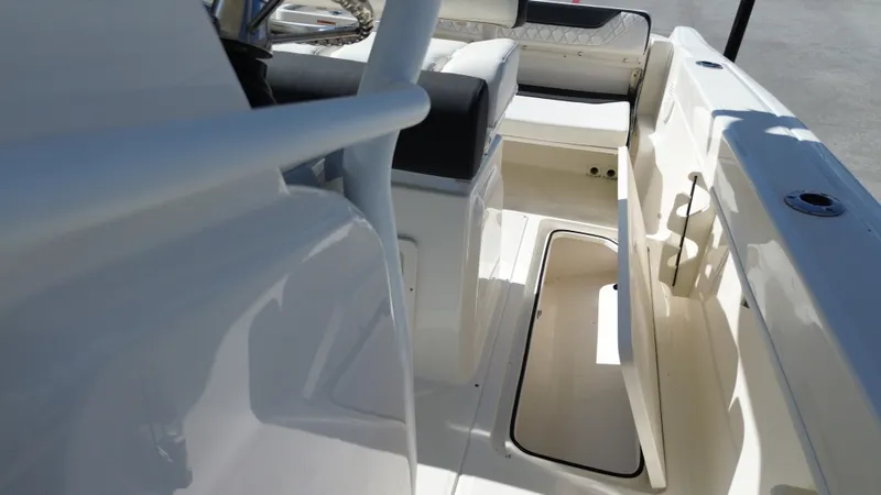 Slide: The Image of Bayliner TROPHY CC24 2024 - 31