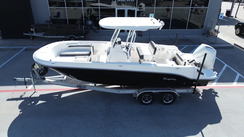 Slide: The Image of Bayliner TROPHY CC24 2024 - 16