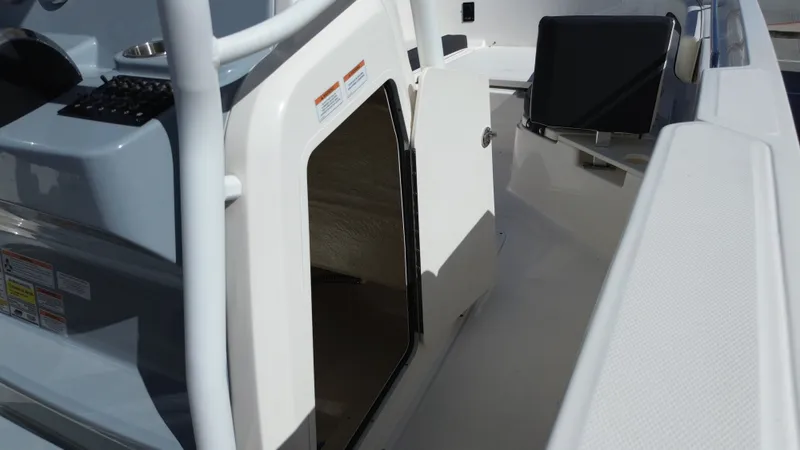 Slide: The Image of Bayliner TROPHY CC24 2024 - 35