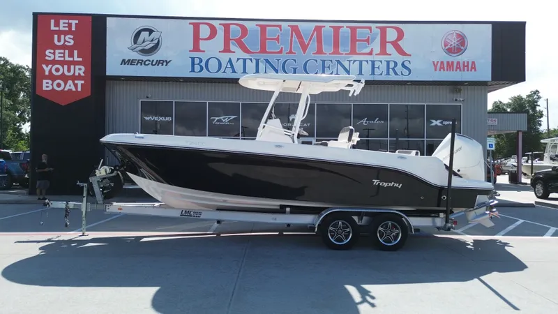 The Image of Bayliner TROPHY CC24 2024 - 1