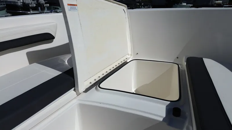 Slide: The Image of Bayliner TROPHY CC24 2024 - 33