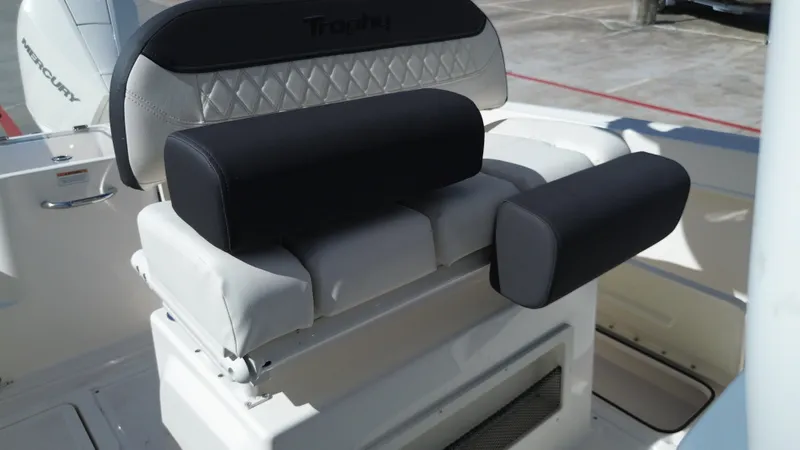 Slide: The Image of Bayliner TROPHY CC24 2024 - 40