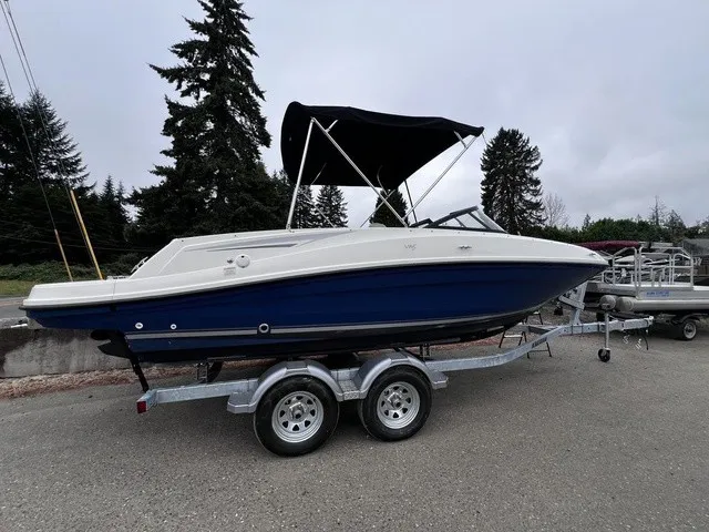 Slide: The Image of Bayliner VR5 Bowrider 2017 - 22