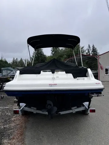 Slide: The Image of Bayliner VR5 Bowrider 2017 - 3
