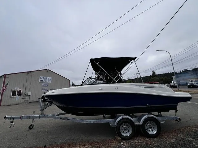 Slide: The Image of Bayliner VR5 Bowrider 2017 - 24