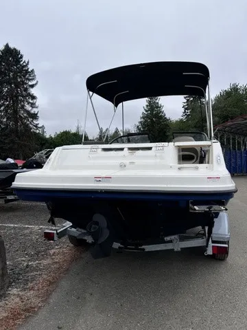 Slide: The Image of Bayliner VR5 Bowrider 2017 - 20