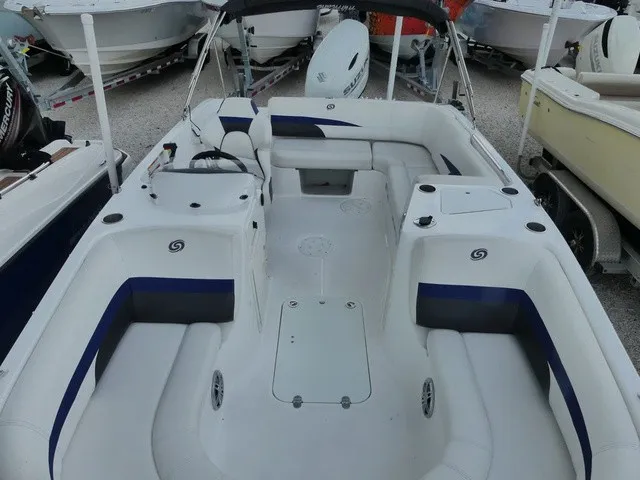 Slide: The Image of Hurricane SunDeck Sport 188 OB 2022 - 16