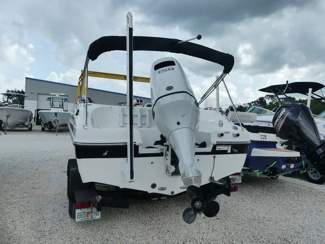 Slide: The Image of Hurricane SunDeck Sport 188 OB 2022 - 5