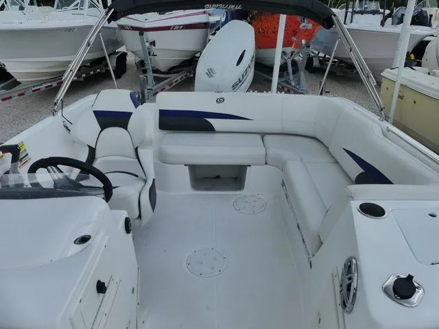 Slide: The Image of Hurricane SunDeck Sport 188 OB 2022 - 11