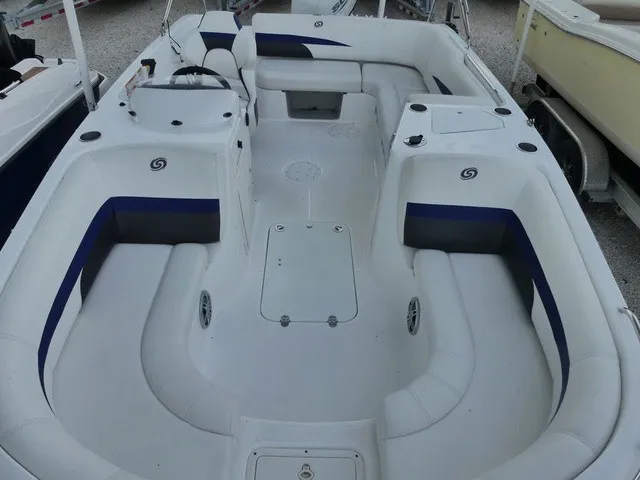 Slide: The Image of Hurricane SunDeck Sport 188 OB 2022 - 15