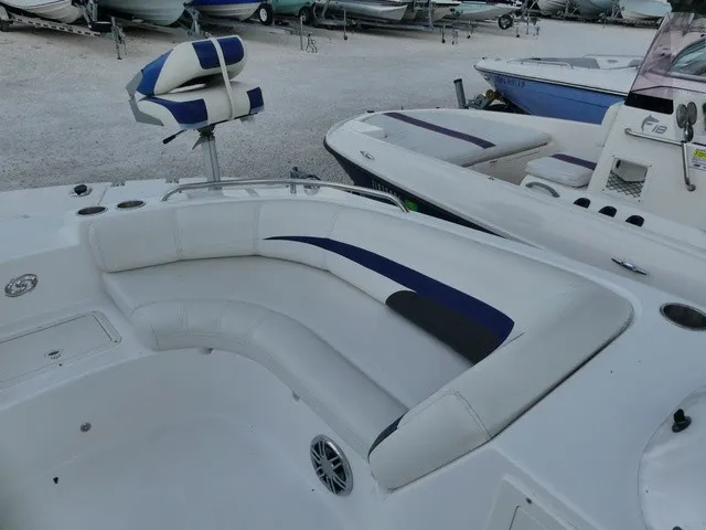Slide: The Image of Hurricane SunDeck Sport 188 OB 2022 - 14