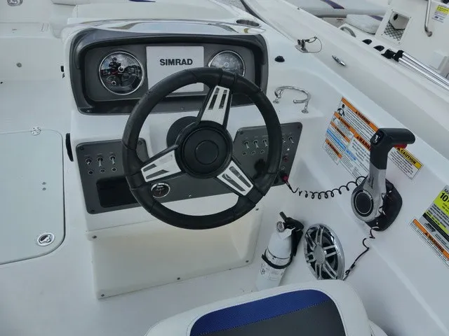 Slide: The Image of Hurricane SunDeck Sport 188 OB 2022 - 8