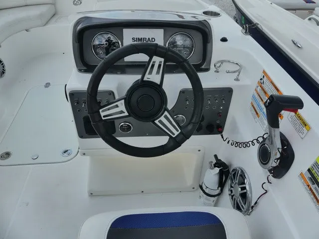 Slide: The Image of Hurricane SunDeck Sport 188 OB 2022 - 9