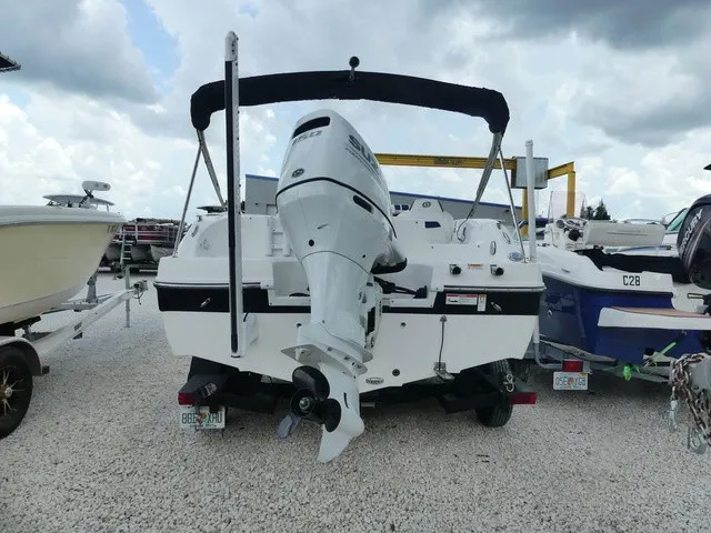 Slide: The Image of Hurricane SunDeck Sport 188 OB 2022 - 4