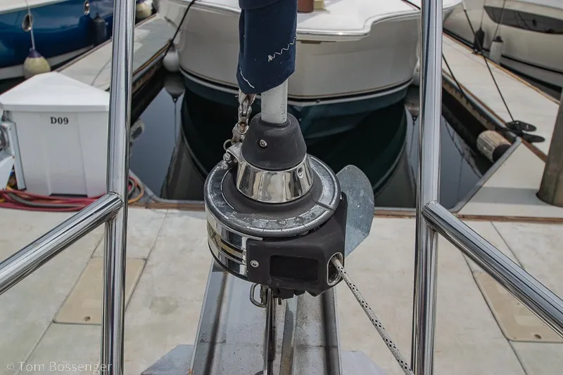 Slide: The Image of Bow view of a 2007 Hunter 41 Aft Cockpit sailboat at a marina. - 48